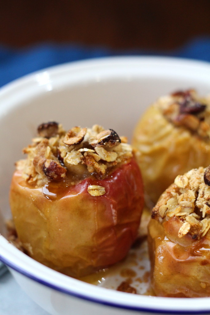 Crumble Baked Apples
